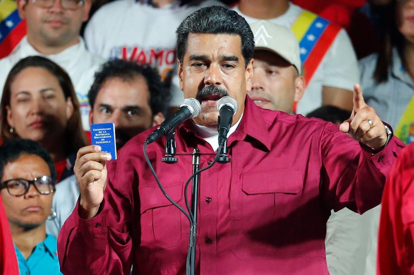 Venezüella'da dokunulmazlığı kaldırılan milletvekilleri büyükelçiliklere kaçıyor